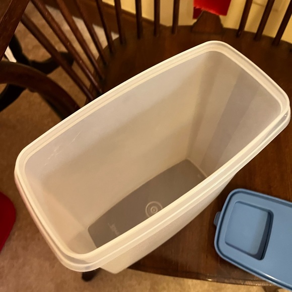TUPPERWARE SUPER CEREAL KEEPER & DRY FOOD KEEPER VINTAGE - Picture 2 of 9
